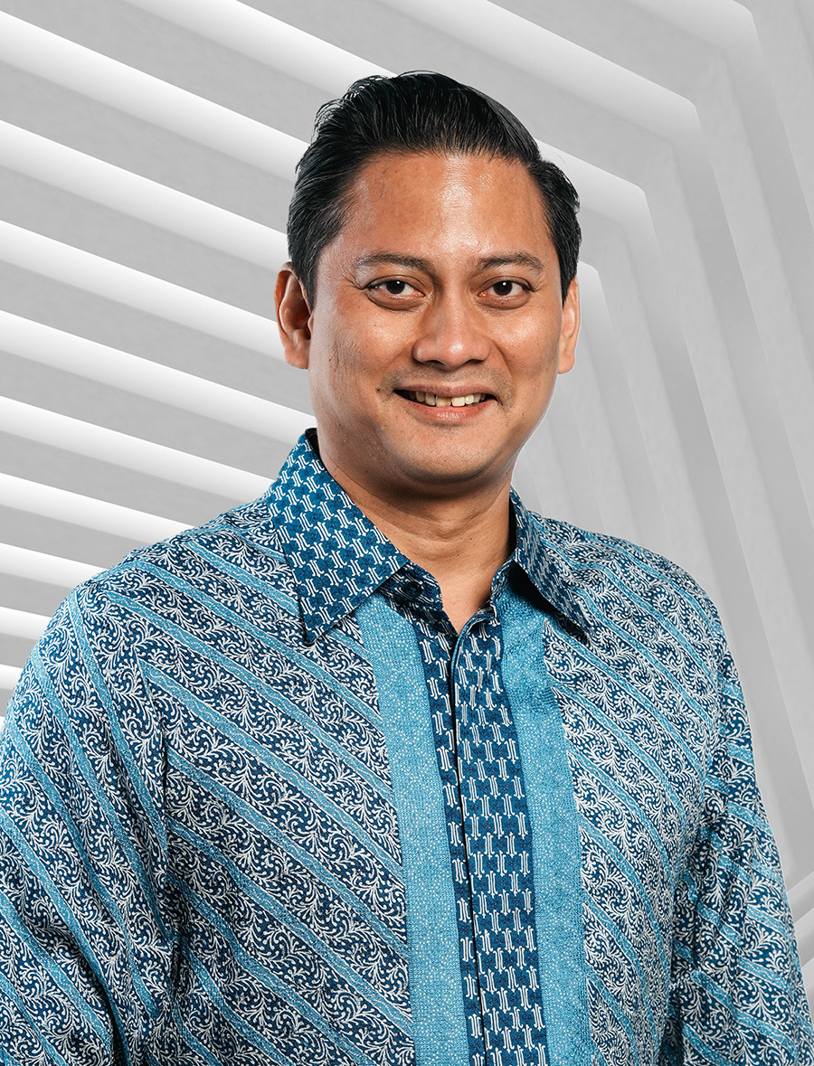 Thomas Djiwandono menyerahkan tugas kepada Wakil Menteri Keuangan Juda Agung